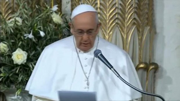 Il discorso di Papa Francesco che saluta con 