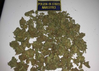 Droga sequestrata dalla Polizia di Stato (foto di archivio)