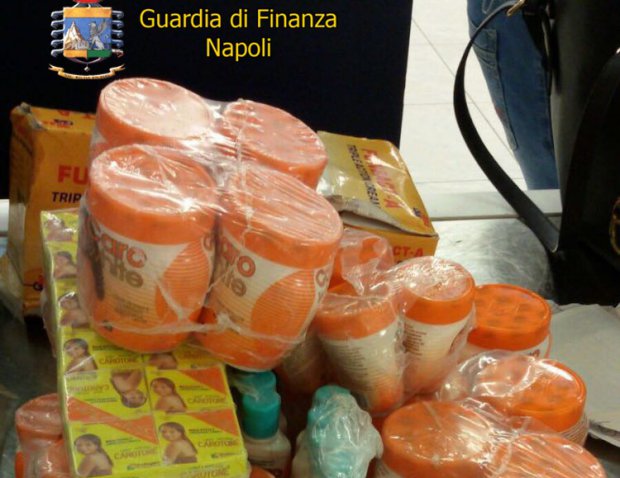 Napoli - Aeroporto di Capodichino, prodotti cosmetici illegali sequestrati dalla Guardia di Finanza