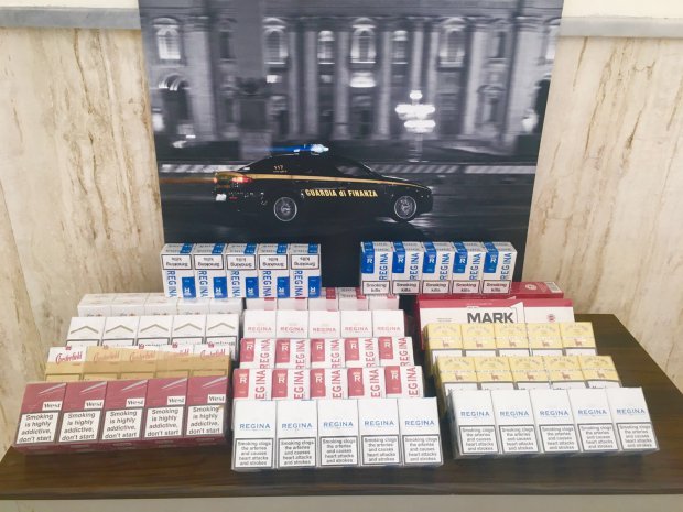Sigarette di contrabbando sequestrate dalla Guardia di Finanza (foto di archivio)