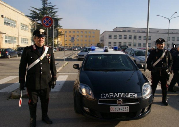 Benevento. Pattuglia dei Carabinieri in Piazza Risorgimento