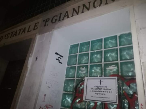 Collettivo Studentesco Resistencia: manifesti funebri contro odio, xneofobia