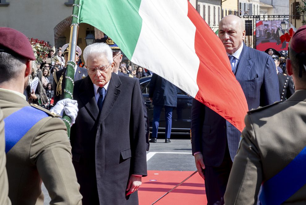 Il Presidente Sergio Mattarella rende omaggio alle vittime dell'Eccidio del 1944 e ai Caduti in una cerimonia solenne a Civitella in Val di Chiana