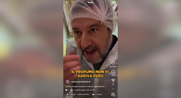 Matteo Salvini nel video postato dal Pastificio Rummo di Benevento (Fotogramma da X del profilo ufficiale)