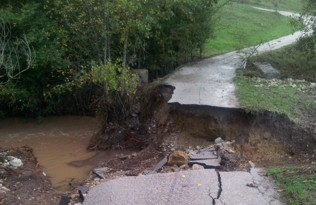 Alluvione 2015. Strada franata