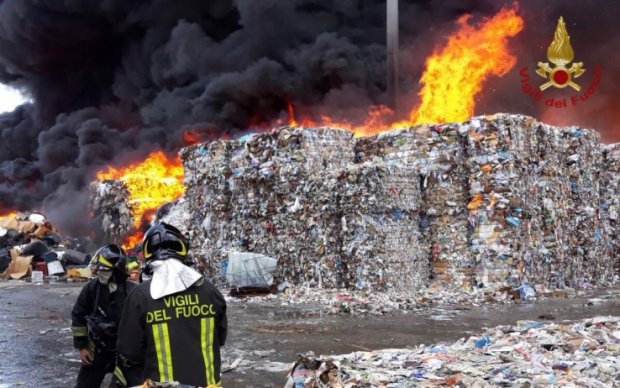 Incendio discarica Caivano