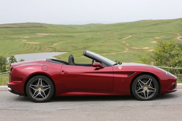 Ferrari California Cabrio (foto di archivio)