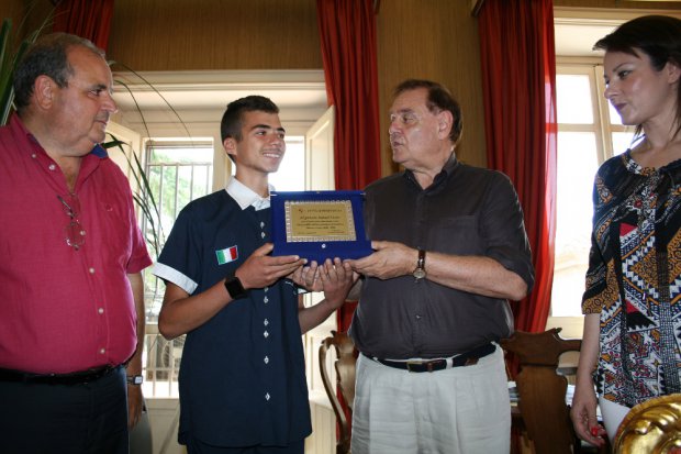 Samuel Fusco premiato da Mastella