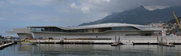 Stazione Marittima di Salerno (Di Jack45 - Opera propria, CC BY 3.0, https://commons.wikimedia.org/w/index.php?curid=48127946)