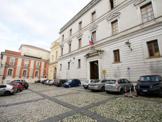 Piazza Guerrazzi, la sede dell'Università