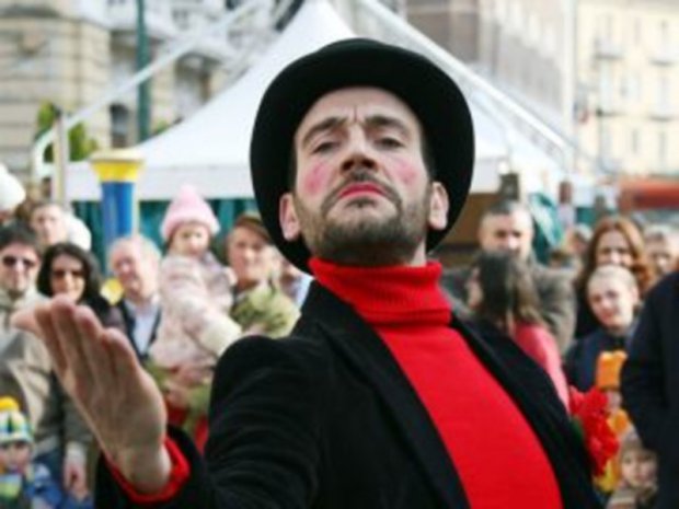 Peppe Fonzo (Magnifico Visbaal Teatro) durante uno spettacolo teatrale