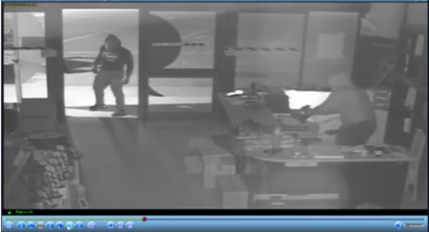 Furto al Mama's Music Store