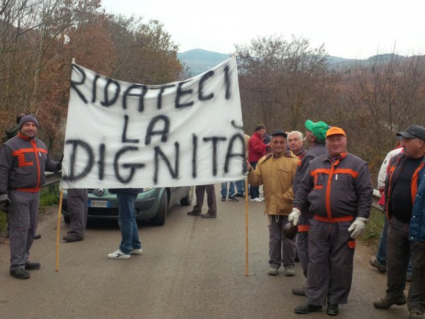 Protesta degli operai forestali (foto di archivio)